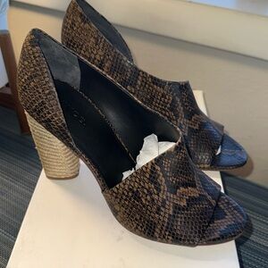 VINCE Percey Peep Toe Stacked Heels (NWT)